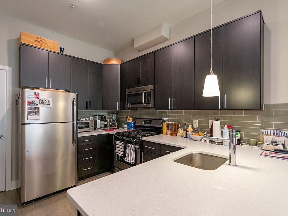 1st image of 1607 Catharine St APT 1D