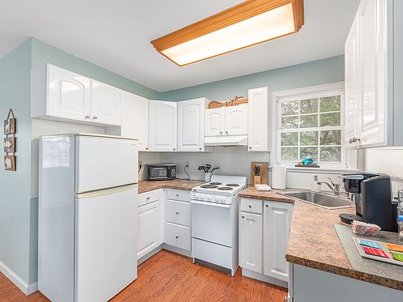 5th image of 223 Davidson Rd