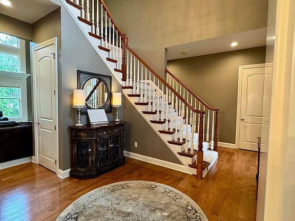 2nd image of 5564 Willow Bend Ct