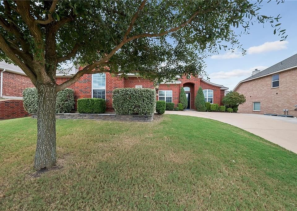 1st image of 1124 Hidden Meadow Dr