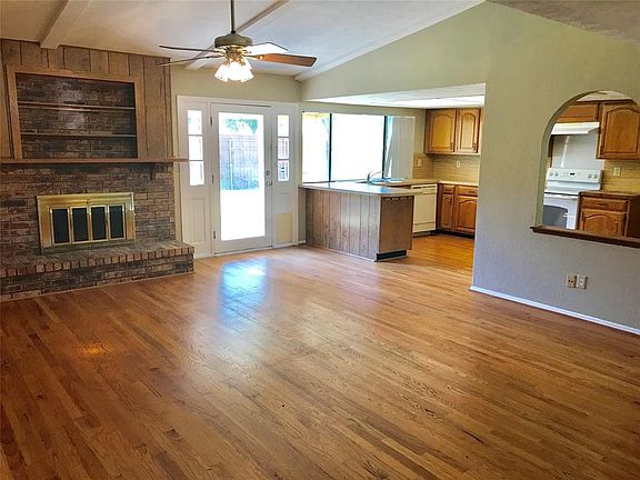 2nd image of 1124 Siebold Ct