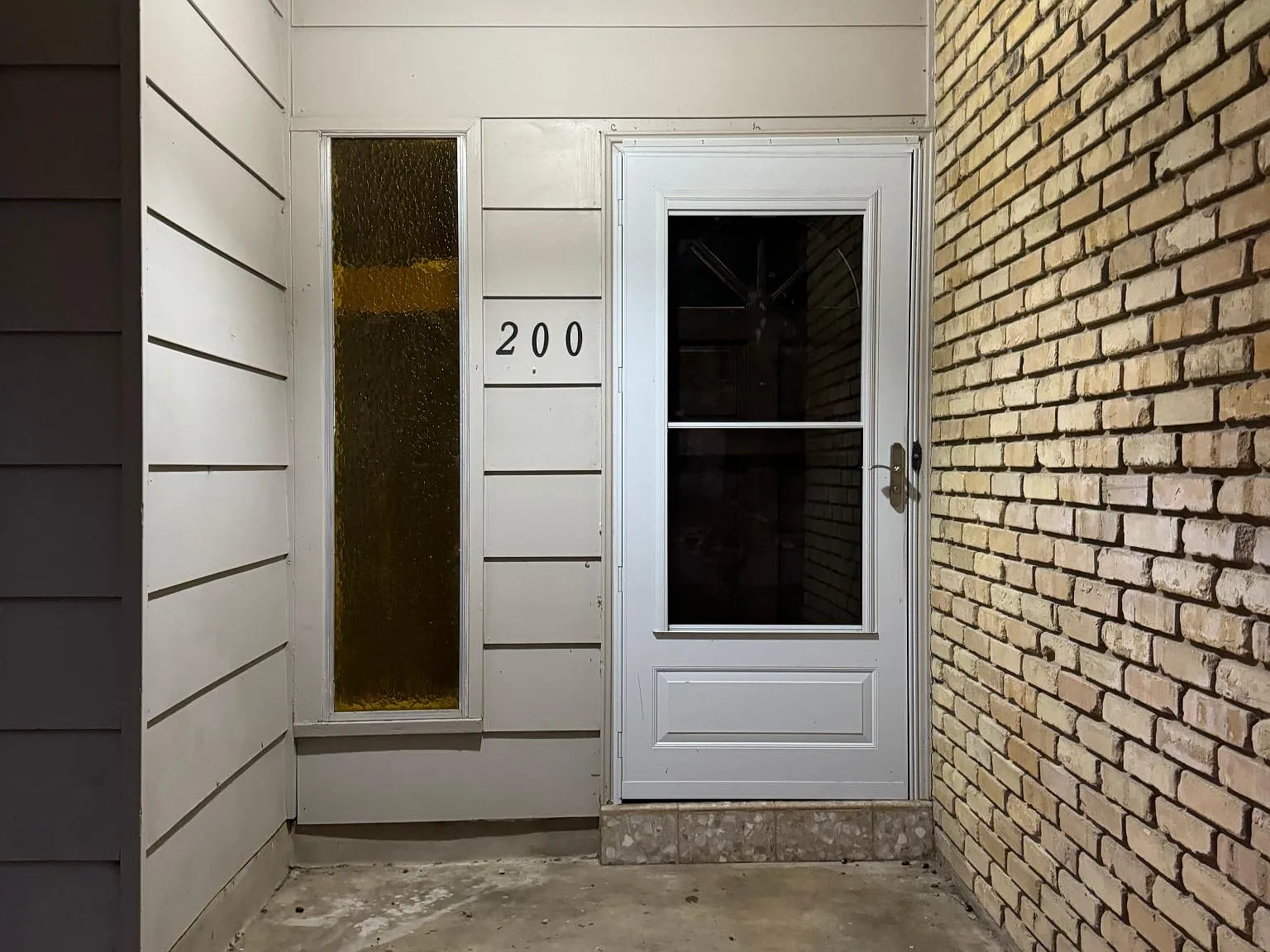 3 bed, 2350 sqft, $2,300 — Photo 3
