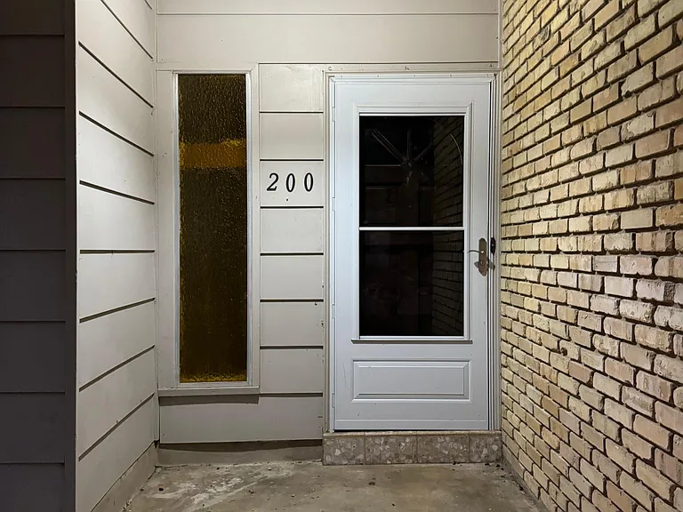200 Shalimar Dr — Photo 3