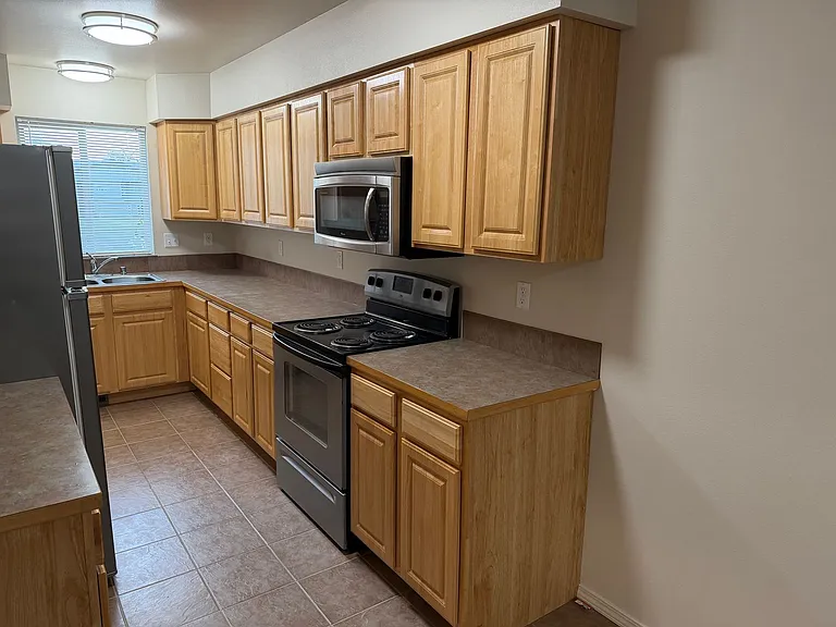 1709 W Fern Dr — Photo 5