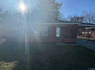 3307 Farriss Dr NW, Huntsville, AL 35810