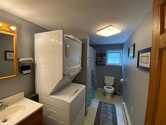 3rd image of 138 Clinton St #A