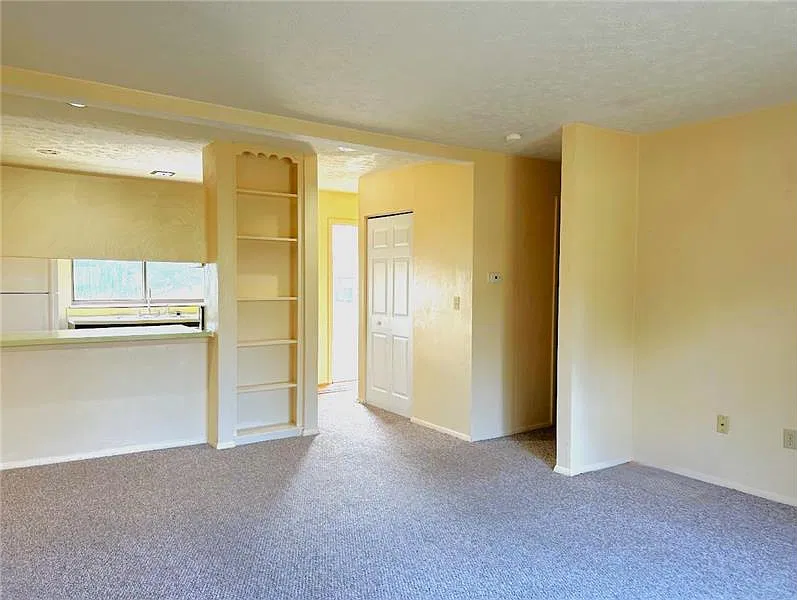 2 bed, 1.5 bath, $875 — Photo 4