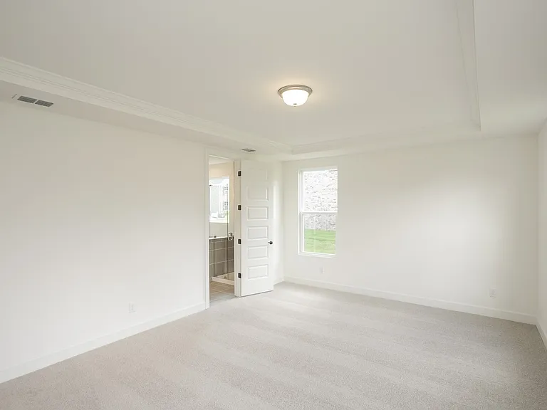 302 Sunderland Dr — Photo 10