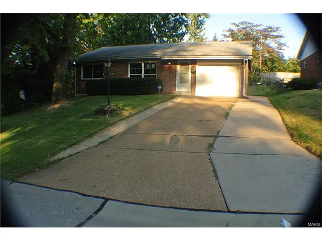 10110 Chambers Hill Dr photo 1