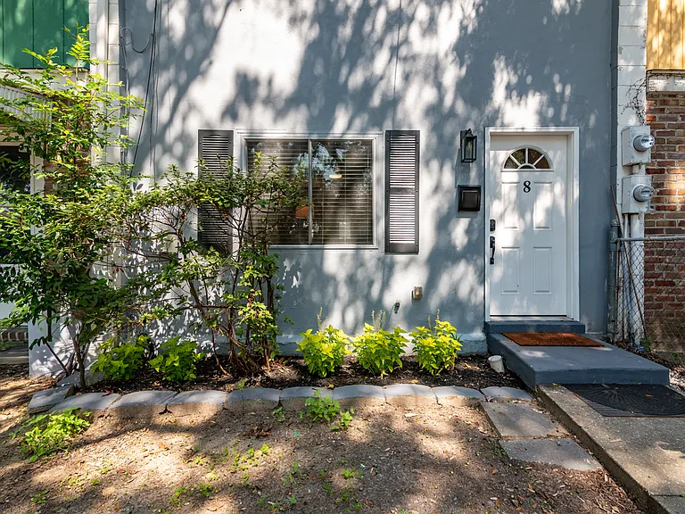 8 Grove St — Photo 30
