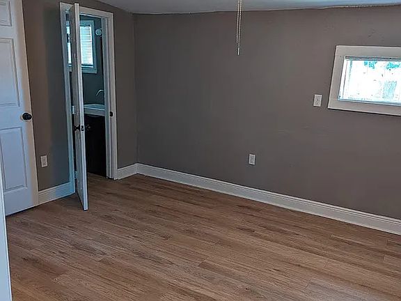 3rd image of 2975 San Jacinto St