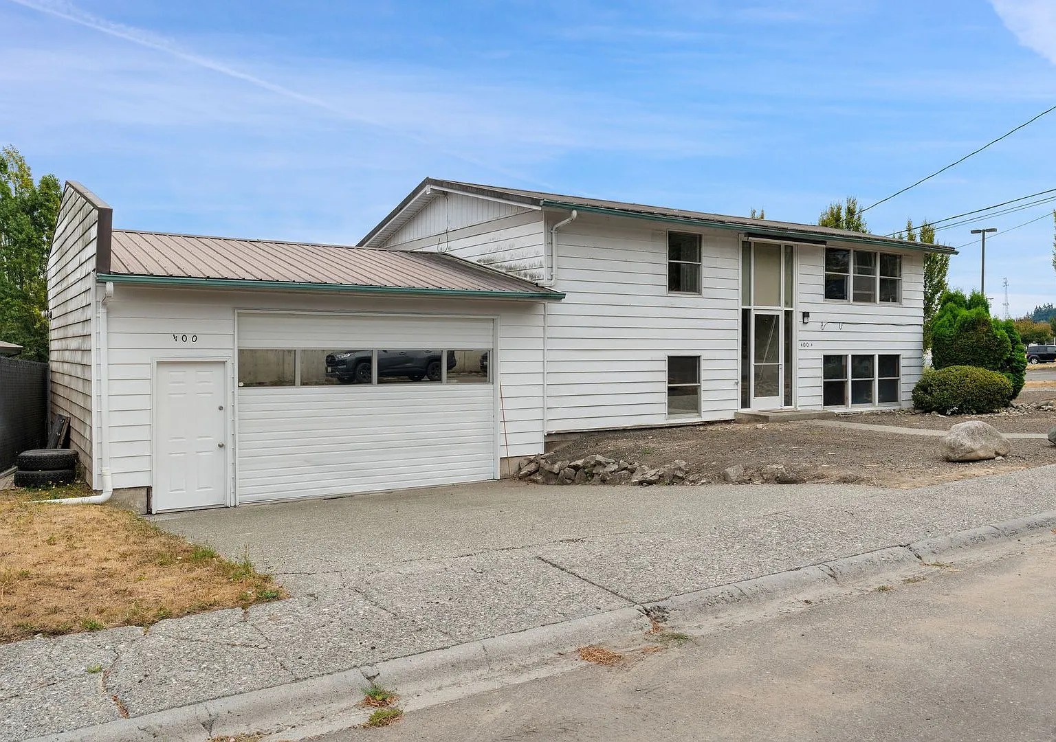 Spacious & Central: 1,900 Sq. Ft. Bremerton Home with Large Workshop — Photo 3