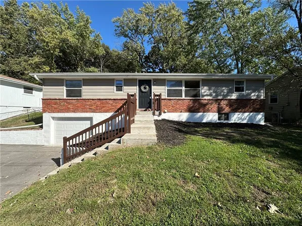 6303 N Broadway Ave, Kansas City, MO 64118