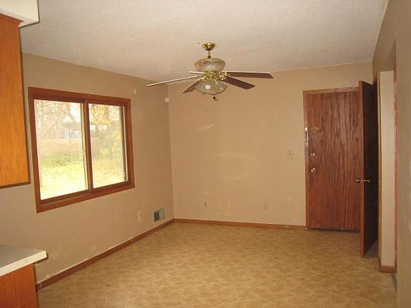 3rd image of 4504 Aquila Ave N