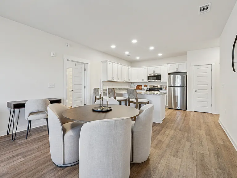 Lakeview Terrace — Photo 12