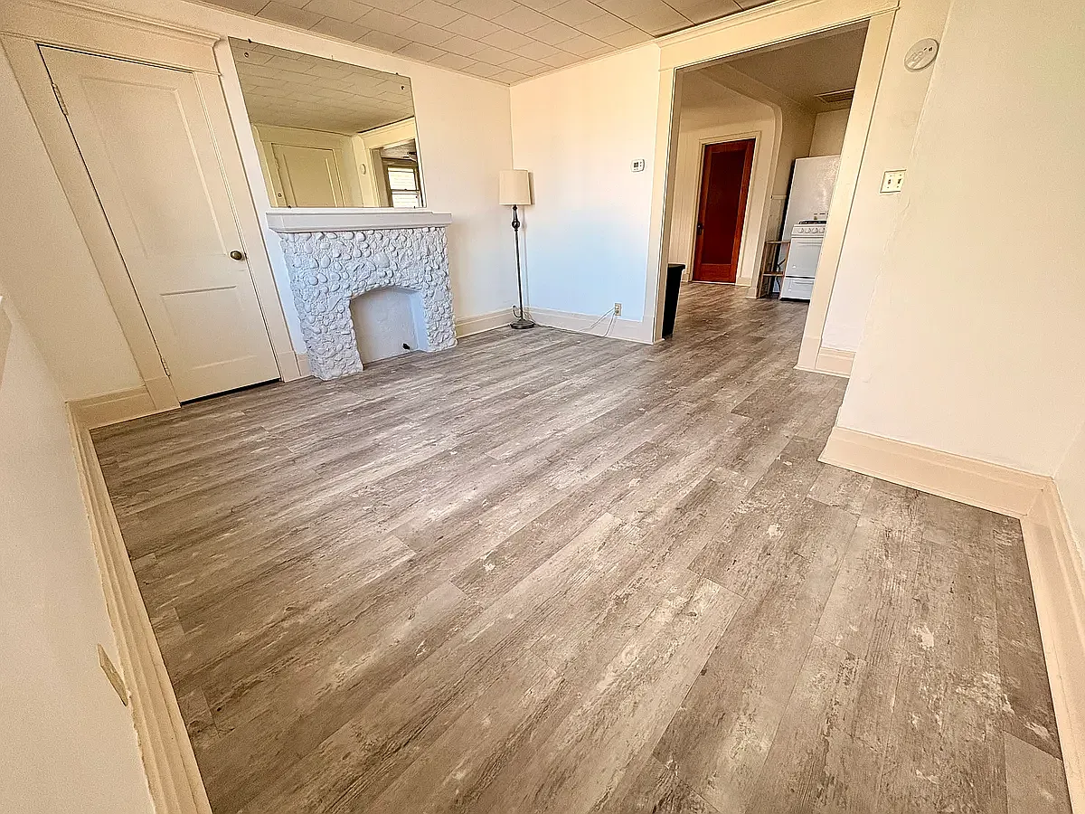 2 bed, 750 sqft, $1,100 — Photo 2