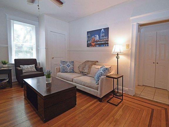 3rd image of 3249 Vine St Unit 1