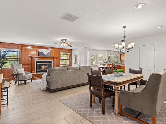 4th image of 5817 Royal Oak Dr NE