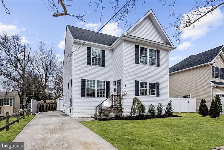 1st image of 1 Emerald Ave