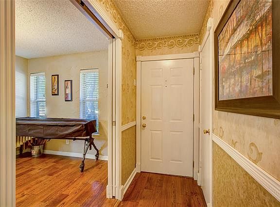 3rd image of 404 Kenway Dr