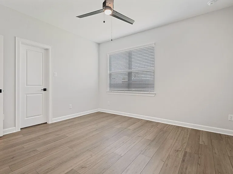 1131 Campside Dr — Photo 10