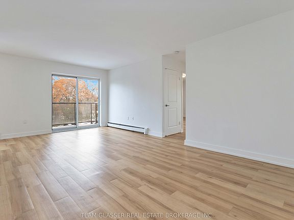4th image of 540 Proudfoot Ln #401