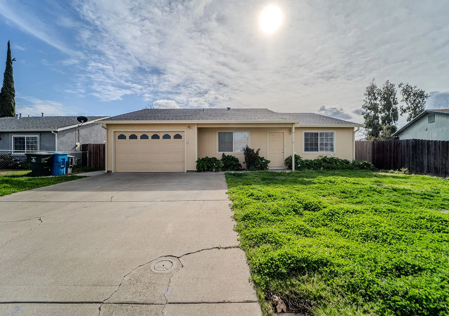 Spacious 3 Bedroom, 2 Bath Home with Large Backyard! — Photo 1