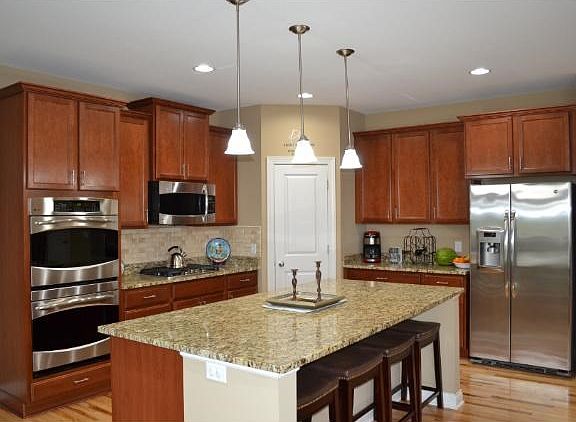 2nd image of 2570 Heron Ln