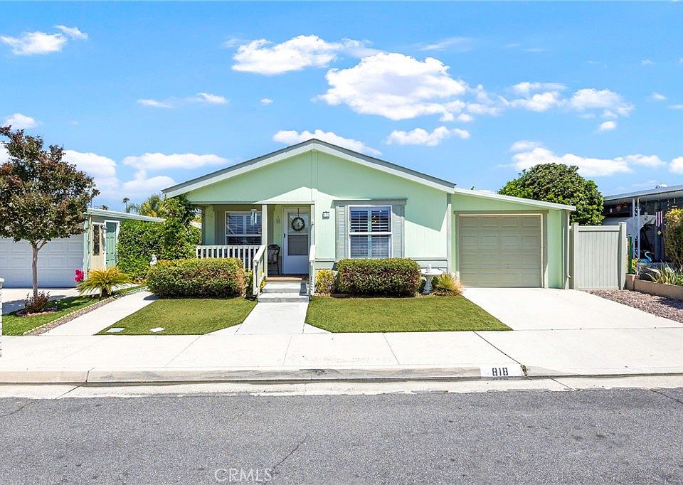 1st image of 818 Portola Dr