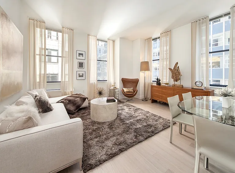 70 Pine St #1103 — Photo 1