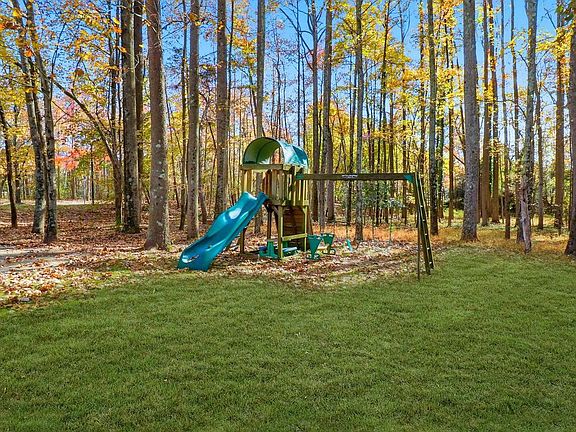4th image of 14101 Kathleen Ln
