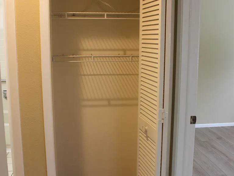 2948 Bancroft Cir E #C — Photo 9