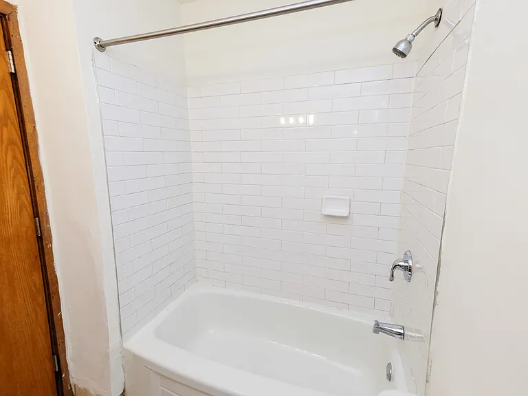 Pillsbury Apartments — Photo 10