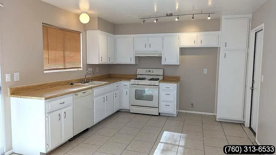 2 bed, 1150 sqft, $2,135 — Photo 2