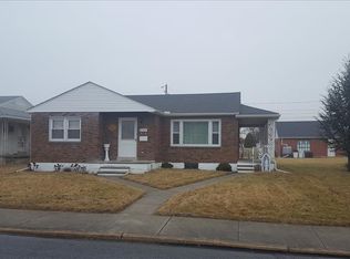 15 N 9th St, Coplay, PA 18037
