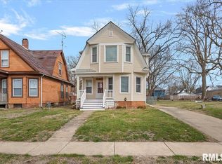 958 N 2nd St, Springfield, IL 62702