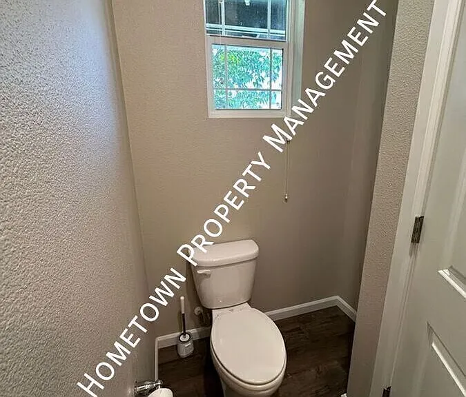 3332 Juno Ct NE — Photo 4
