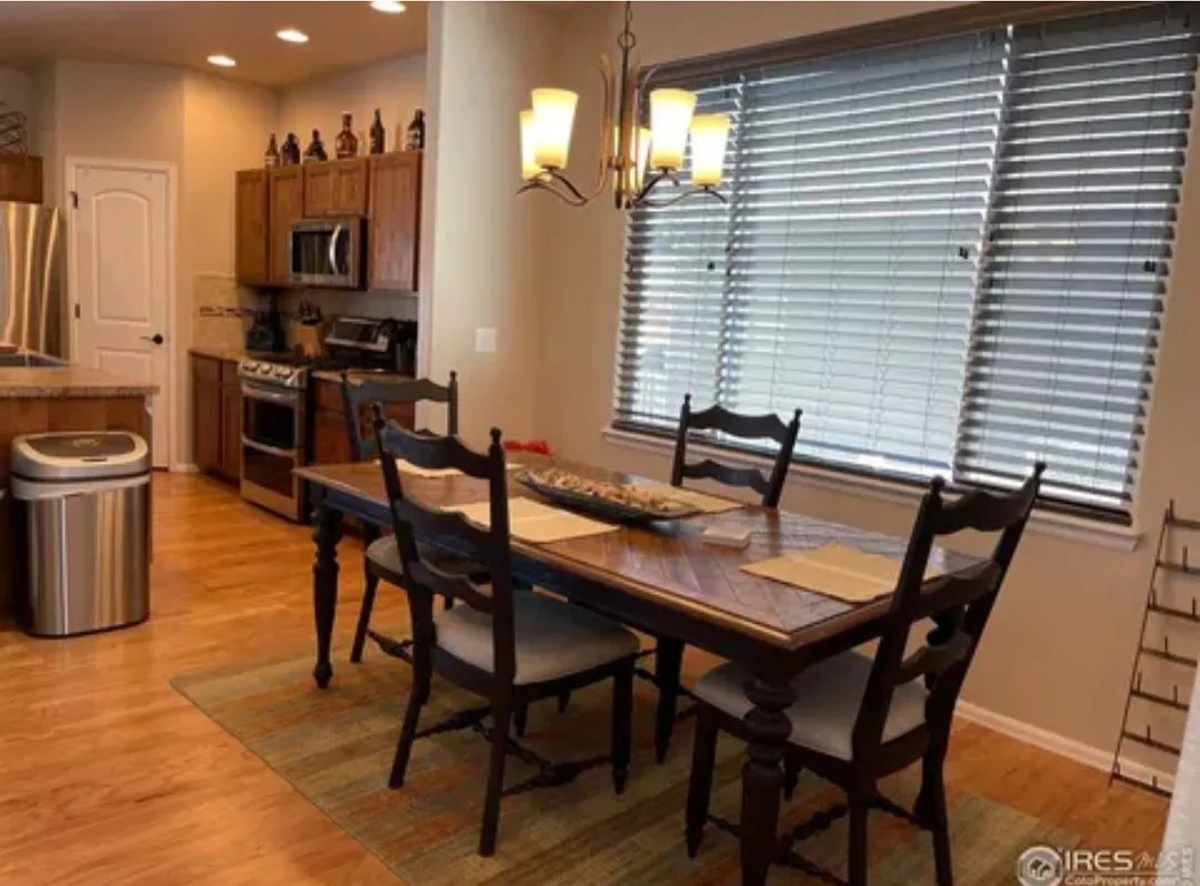 4 bed, 2334 sqft, $2,950 — Photo 4