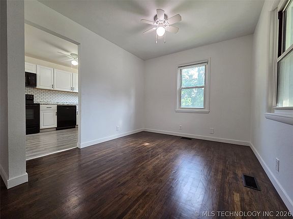 4th image of 216 N Pine St