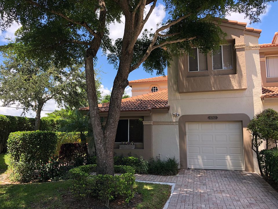 Quiet Corner Cul de Sac