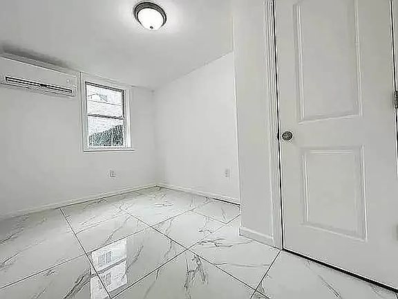 5th image of 2832 W 15th St #1B