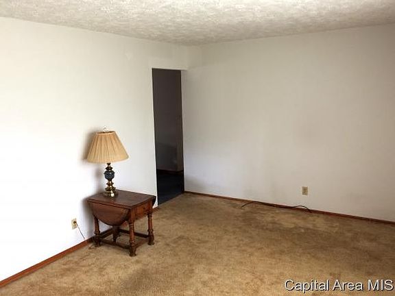 3rd image of 504 Crestwood Dr