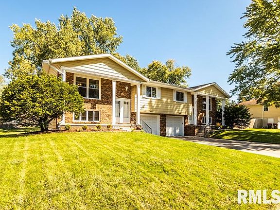 2nd image of 6810-6812 N Fawndale Dr