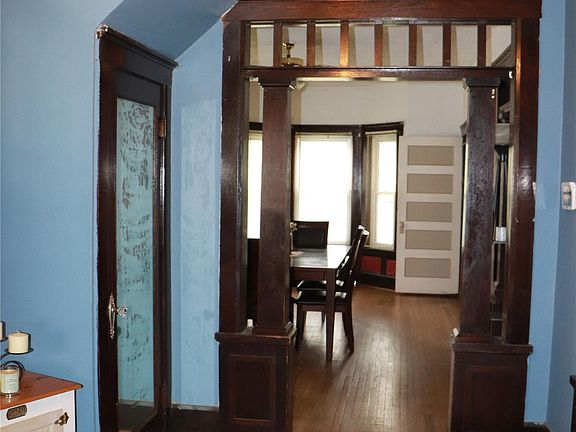 3rd image of 164 California St