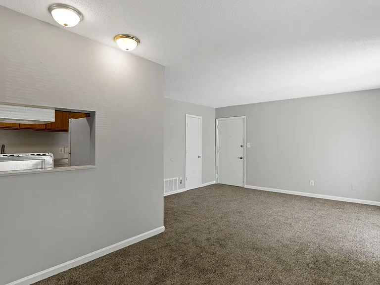 The Vineyards Apartment Homes — Photo 3