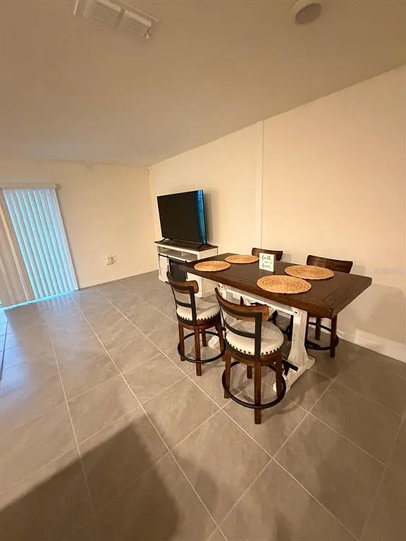 3 bed, 2.5 bath, 1452 sqft, $2,200 — Photo 3
