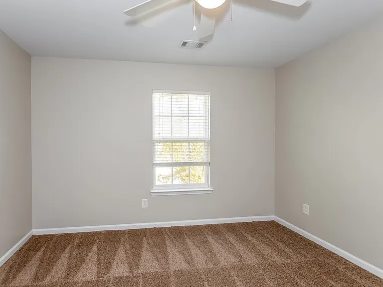 2720 Mayfair Dr — Photo 15