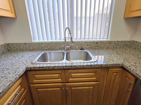 5th image of 5245 Bakman Ave APT 1