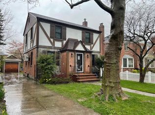 7546 179th St, Fresh Meadows, NY 11366