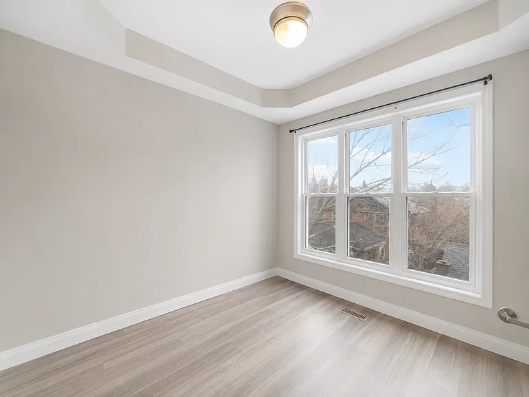 29 Gibson Ave — Photo 4